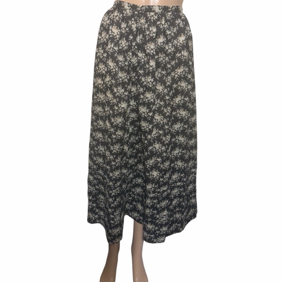 Doen Black and Cream Floral Maxi Skirt - Picture 2 of 7